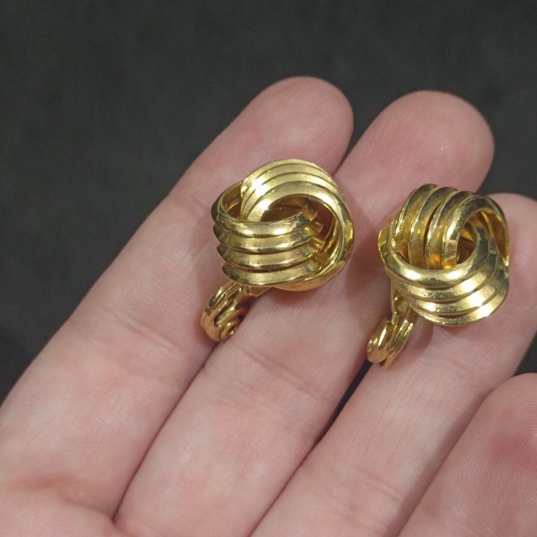 Money Clip on Earrings (Category: Earrings) located in Manila. Submitted by maxineamber (Listing ID 1469173735, Image 2). Description: Money clip on earrings, gold tone..