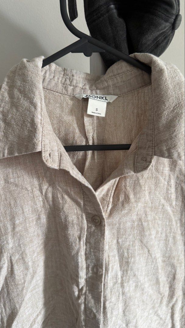 Monki Linen Short Sleeve Shirt (Category: Shirts) located in Makati City. Submitted by andrae.thomas (Listing ID 1469219116, Image 2). Description: - Brand: Monki - Size: S (Made in China) - Color: Neutral beige / earth tone - Fit: Regular fit with collar and front button closure Makati area. .