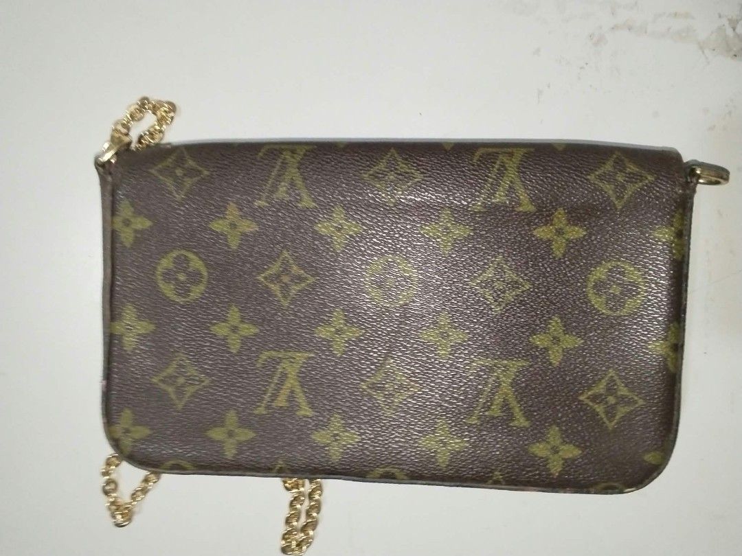 Mono Lv (Category: Cross-body Bags) located in Manila. Submitted by bagelyascollection (Listing ID 1469318898, Image 2). Description: Lv Mono Like new no issue coded.