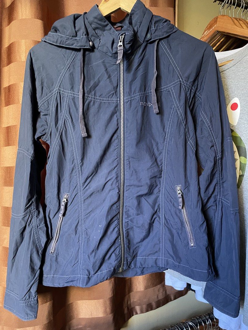 Montbell Jacket (Detachable Hood) (Category: Coats, Jackets and Outerwear) located in Marikina City. Submitted by kaelnbellecloset (Listing ID 1469175255, Image 1). Description: Has minimal pain stain.