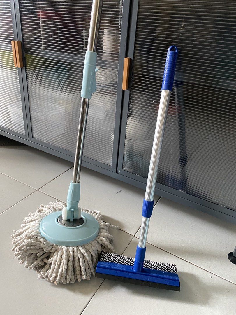 Mop (Category: Cleaning Tools & Supplies) located in Balok. Submitted by nn.athirah (Listing ID 1469162512, Image 3). Description: .