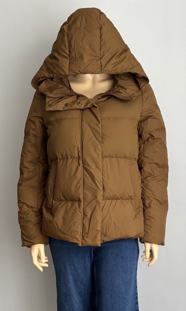 Muji puffer jacket (Category: Coats, Jackets and Outerwear) located in Quezon City. Submitted by swift_kenjie (Listing ID 1469258222, Image 2). Description: Medium Supet bet😍 magaan lang .