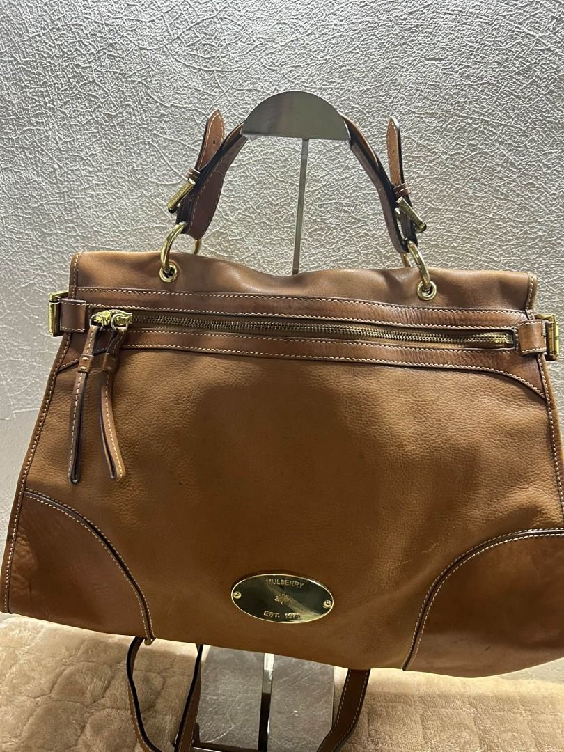 MULBERRY HAND BAG WITH SLING (Category: Shoulder Bags) located in Caloocan City. Submitted by j3ngsanity (Listing ID 1469304725, Image 3). Description: ISSUE : MIN STAIN / MIN SIGN OF USAGE NO CODE.