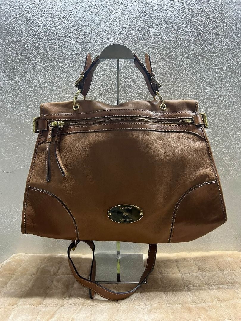 MULBERRY HAND BAG WITH SLING (Category: Shoulder Bags) located in Caloocan City. Submitted by j3ngsanity (Listing ID 1469304725, Image 1). Description: ISSUE : MIN STAIN / MIN SIGN OF USAGE NO CODE.