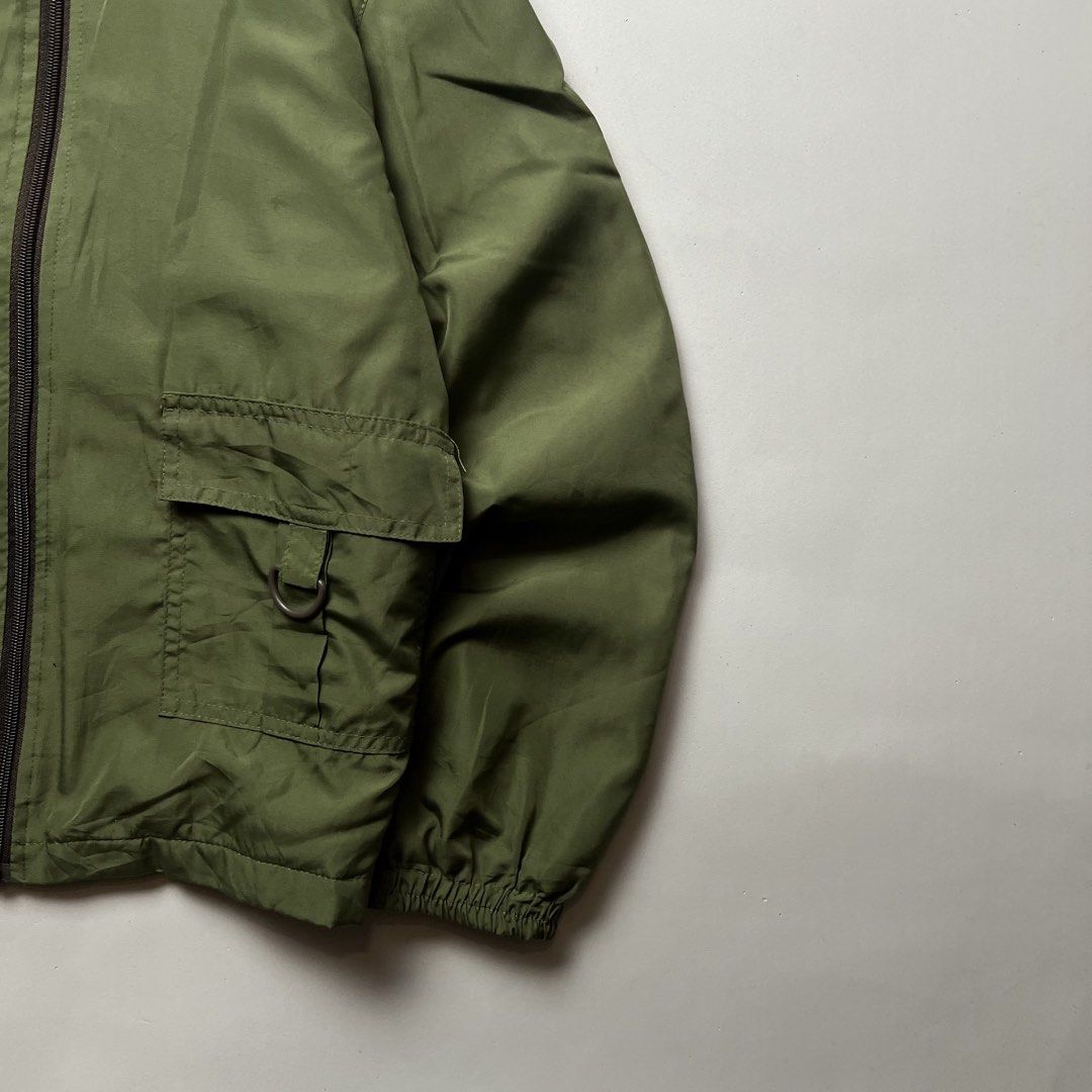 multi pocket olive windbreaker jacket (Category: Coats, Jackets and Outerwear) located in Manila. Submitted by tripnimichael (Listing ID 1469329794, Image 3). Description: 22x24- medium to large fit color-9 condi-9 no issue.