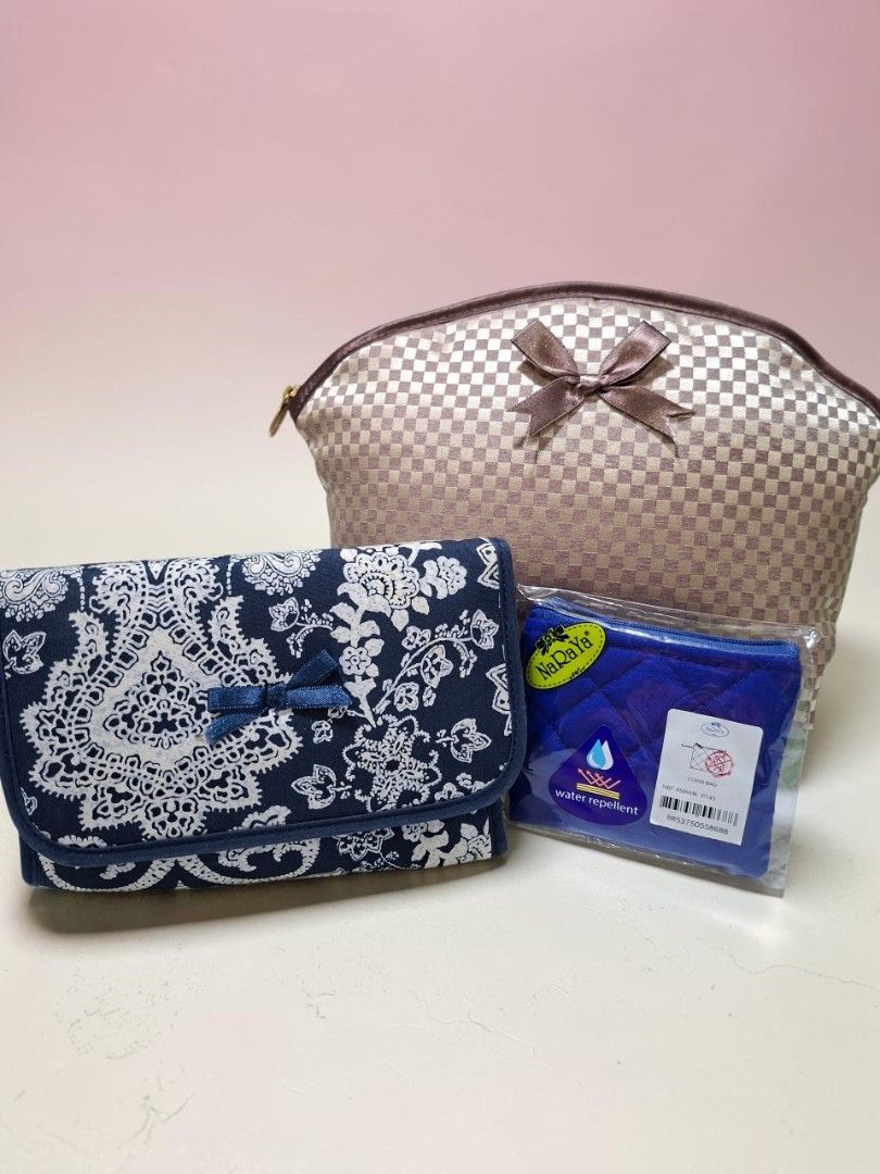 NARAYA BUNDLE (Category: Purses & Pouches) located in Las Pinas. Submitted by annachiaonair2037 (Listing ID 1469255645, Image 2). Description: NARAYA BUNDLE 3PIECES BIG TRAVEL POUCH MAKE UP POUCH COIN PURSE ALL ORIG ALL FROM JAPAN ALL ARE NEW, BUT NO TAG Disclaimer: I am not affiliated with, associated with, or authorized by any of the brands featured posted. Any mention of brand names, trademarks, or logos is solely for identification and refere