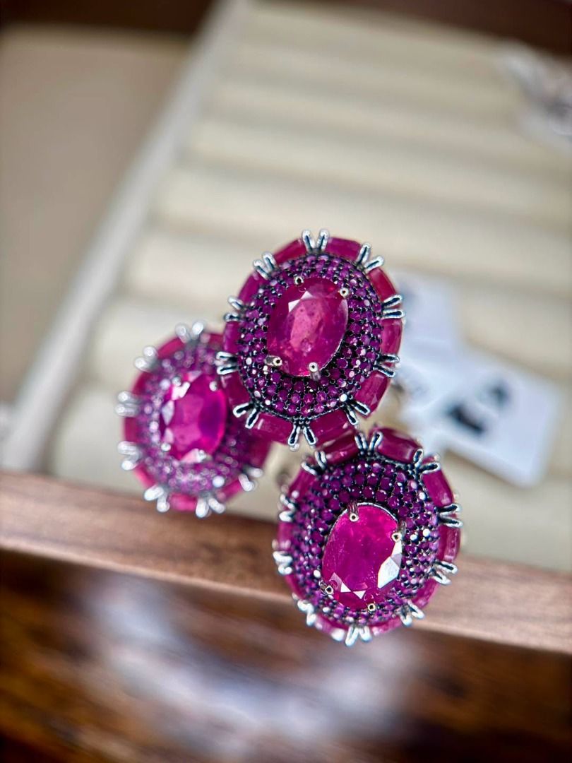Natural Ruby Cluster Ring in Brand-New Silver Setting (Category: Rings) located in Baguio. Submitted by asna_taku (Listing ID 1469263403, Image 1). Description: ❤️ Natural Ruby Cluster Ring in Brand-New Silver Setting ❤️ A bold, regal statement piece for ruby lovers! ❤️✨ Featuring a beautiful natural ruby centerpiece surrounded by a dazzling cluster of ruby accents, complemented by a unique vintage-inspired design. Perfect for ladies who love eye