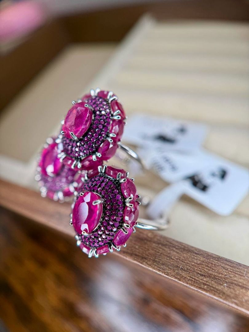 Natural Ruby Cluster Ring in Brand-New Silver Setting (Category: Rings) located in Baguio. Submitted by asna_taku (Listing ID 1469263403, Image 2). Description: ❤️ Natural Ruby Cluster Ring in Brand-New Silver Setting ❤️ A bold, regal statement piece for ruby lovers! ❤️✨ Featuring a beautiful natural ruby centerpiece surrounded by a dazzling cluster of ruby accents, complemented by a unique vintage-inspired design. Perfect for ladies who love eye