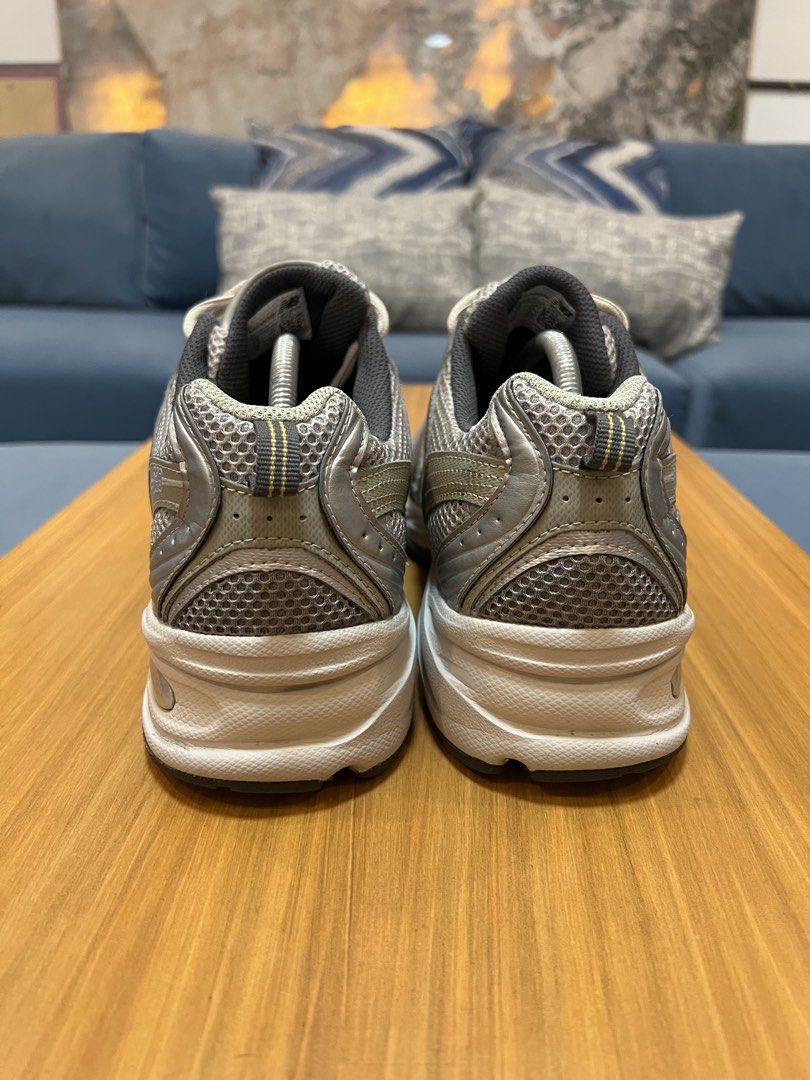 NB 530 Silver Khaki (Category: Sneakers) located in Pasig City. Submitted by ohshitarat (Listing ID 1469192460, Image 2). Description: For sale: NB 530 Silver Khaki Excellent condition Complete with box and extra laces Minor wear on soles Size 10 ₱2500 Pasig City location.