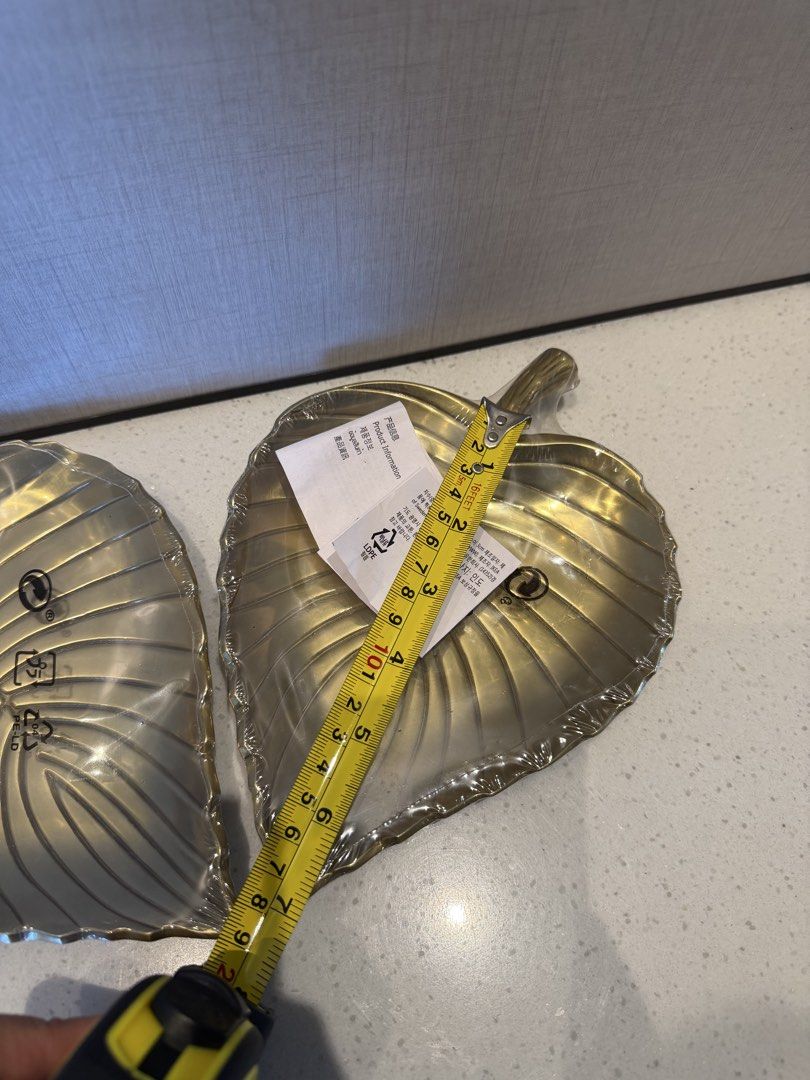 SALE IKEA Knastrigt Leaf Shaped Decorative Tray (Category: Dinnerware & Cutlery) located in Quezon City. Submitted by k_ly45 (Listing ID 1469278669, Image 3). Description: • Design: A graceful, sculpted leaf shape with detailed vein texturing across its surface. • Dimensions: 20 cm x 16 cm making it highly versatile for small surfaces..