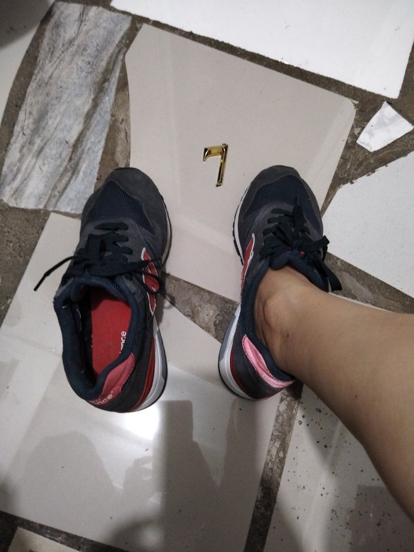 New Balance 525 (Category: Sneakers) located in El Salvador. Submitted by francheskaukayukay (Listing ID 1469262169, Image 1). Description: .