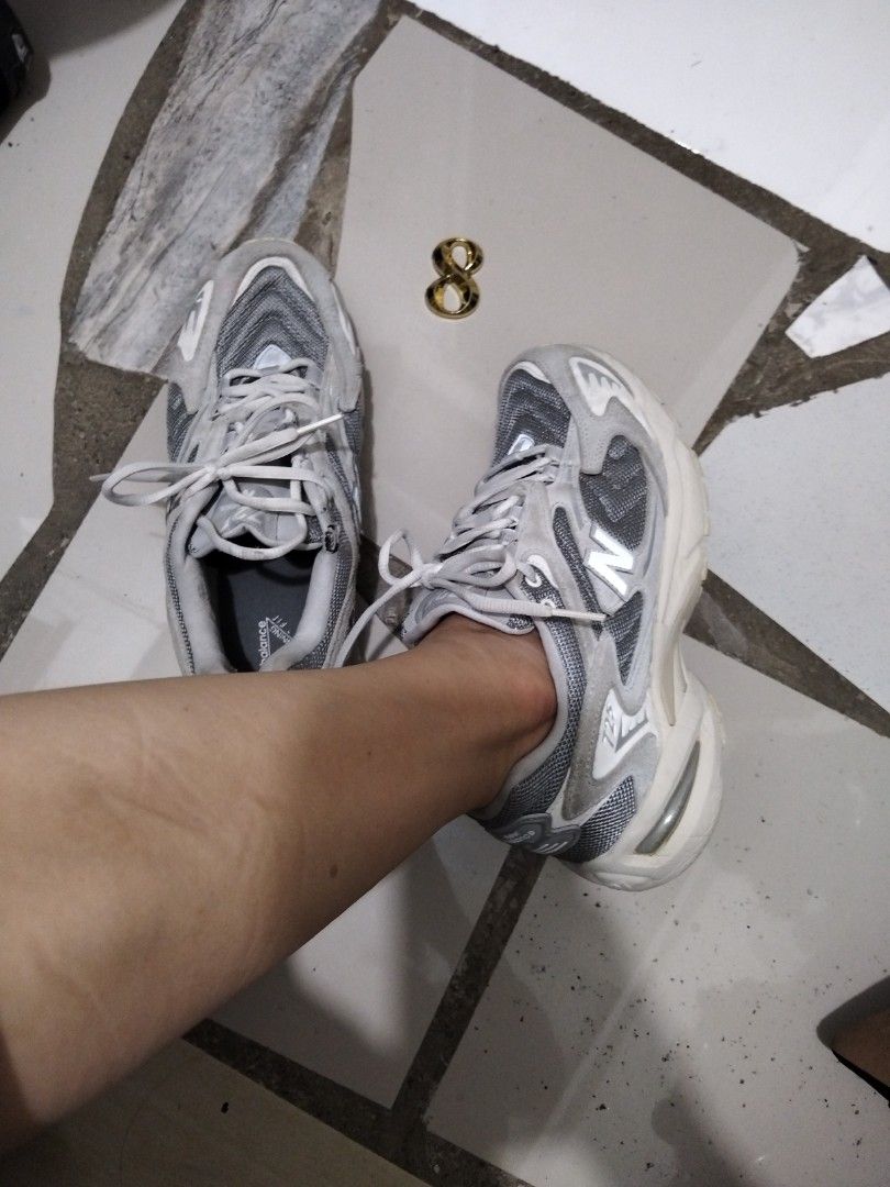 New Balance 725 (Category: Sneakers) located in El Salvador. Submitted by francheskaukayukay (Listing ID 1469261425, Image 2). Description: .