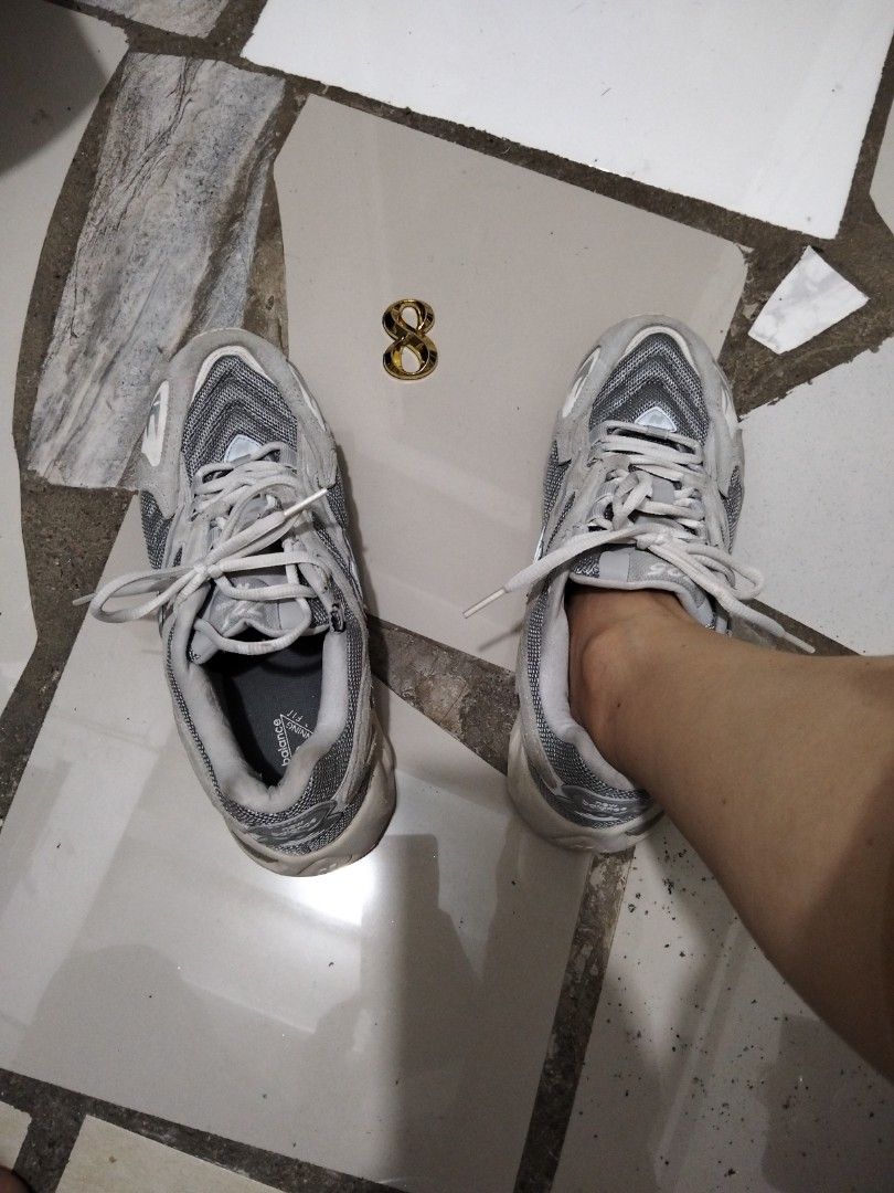New Balance 725 (Category: Sneakers) located in El Salvador. Submitted by francheskaukayukay (Listing ID 1469261425, Image 1). Description: .