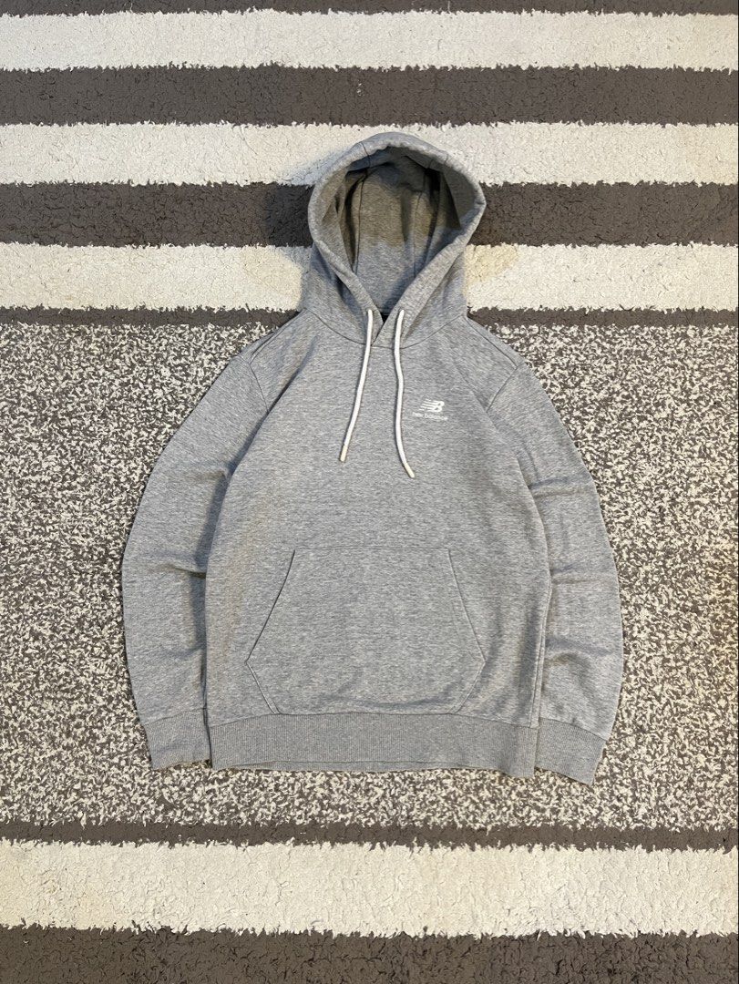 New Balance Pullover Hoodie ✨ (Category: Hoodies) located in Cebu City. Submitted by superdreii (Listing ID 1468996489, Image 1). Description: Condition: Very Good Issue: None ❌ 9.9/10 Color rate Color may vary due to its lighting ❗️Please lower your expectations since this item is thrifted❗️ Size Small on tag 📏Dimes: 20x25 📍Loc. Naga, Cebu 🚚 J&T EXPRESS DM FOR SURE BUYER AND FOR MORE DETAILS 📥.