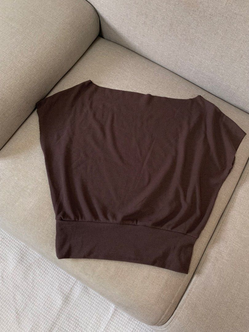New Brown asymmetrical top (Category: Blouses) located in Paranaque City. Submitted by shoplovedbya (Listing ID 1469268403, Image 2). Description: ♡ Size: Medium- Large ♡ Bust: stretch up to 40 - New, never been worn .