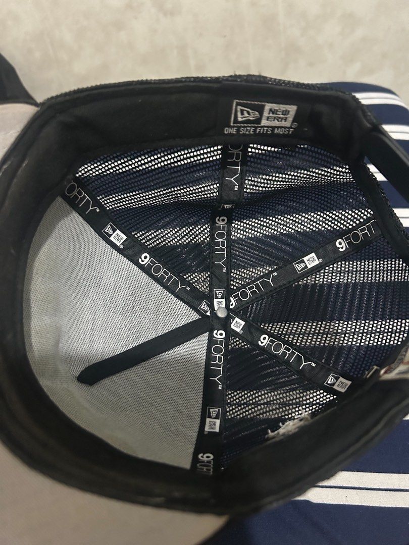 New Era Trucker Cap (Category: Caps & Hats) located in Manila. Submitted by celine_liyah (Listing ID 1469334230, Image 3). Description: .