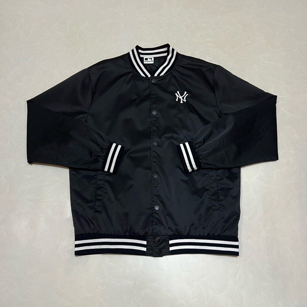 New York Yankees MLB Varsity Bomber Jacket (Category: Coats, Jackets and Outerwear) located in Taguig. Submitted by reidddz (Listing ID 1469250294, Image 2). Description: L-XL BEST FIT NO ISSUE AS NEW CONDI.