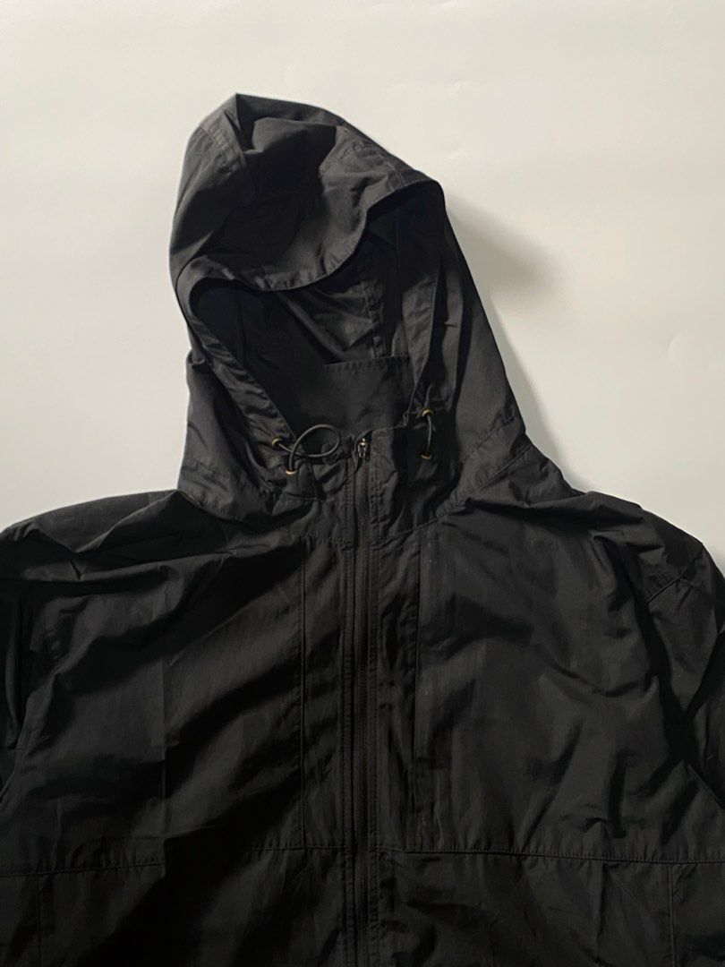 Nike ACG Black Windbreaker Jacket (Category: Coats, Jackets and Outerwear) located in Manila. Submitted by finofindthisart (Listing ID 1469284760, Image 3). Description: Length 29 Width 22 Measured it by inches Issue: N/A This is a pre-loved/thrifted items and may show minor signs of issue due to its vintage nature. Kindly manage expectations. No refunds or exchanges will be accepted. 📍Pasay City DM for inquiries..