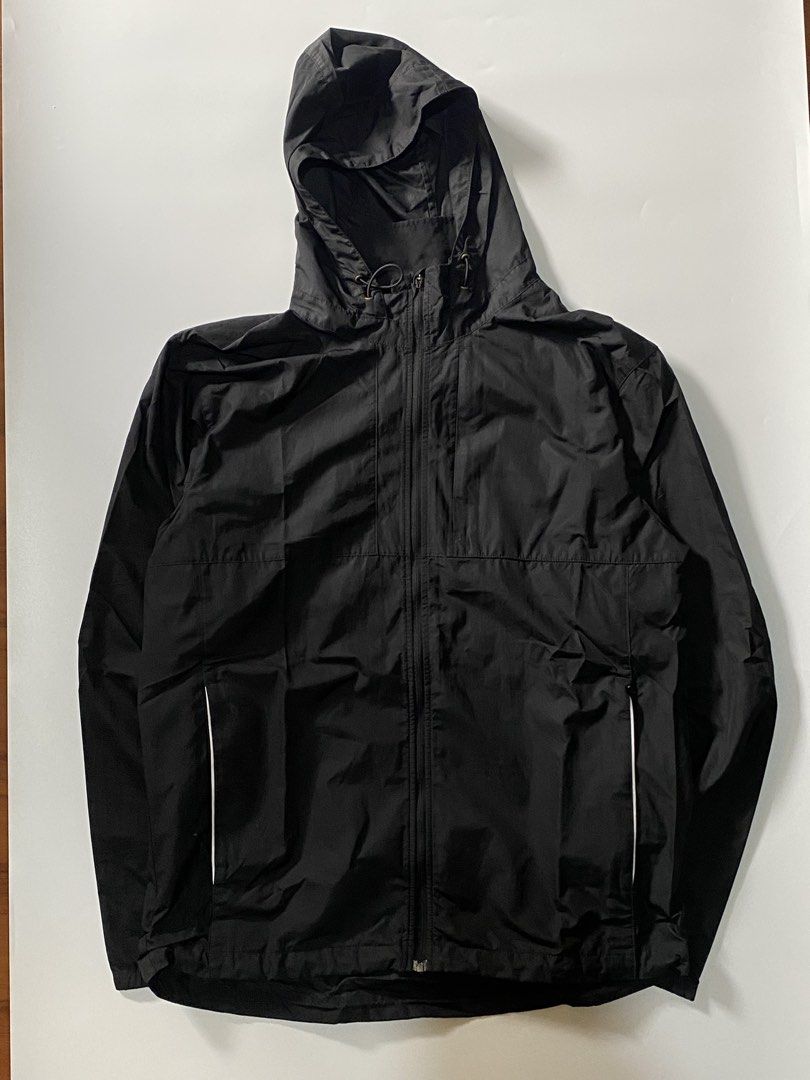 Nike ACG Black Windbreaker Jacket (Category: Coats, Jackets and Outerwear) located in Manila. Submitted by finofindthisart (Listing ID 1469284760, Image 2). Description: Length 29 Width 22 Measured it by inches Issue: N/A This is a pre-loved/thrifted items and may show minor signs of issue due to its vintage nature. Kindly manage expectations. No refunds or exchanges will be accepted. 📍Pasay City DM for inquiries..