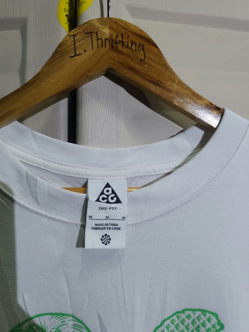 Nike Acg Hike snacks (Category: Tshirts & Polo Shirts ) located in Bacolod City. Submitted by i.thrifting (Listing ID 1469391709, Image 3). Description: Nike Acg Hike Snacks 21x28 Authentic no issue Very Good Condition color rate 9.5/10.