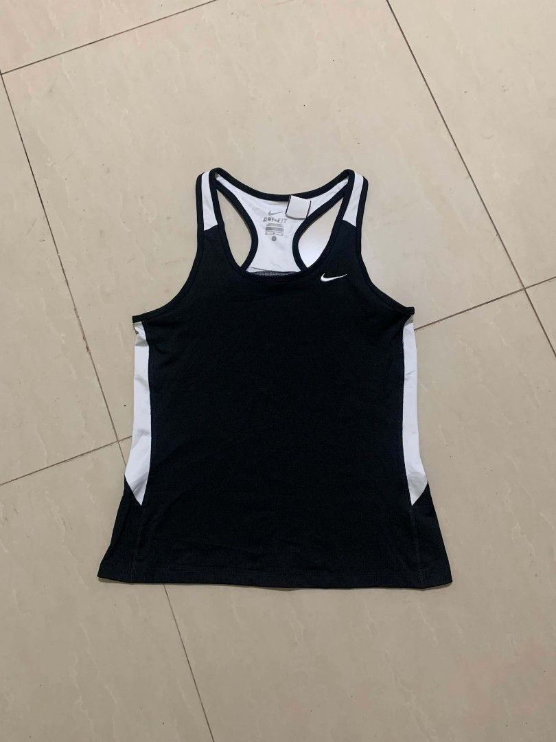 Nike Active Wear (Category: Activewear) located in Danao, Cebu. Submitted by 6000thrifts.ph (Listing ID 1469318996, Image 1). Description: Nike Active Wear Size Meduim Excellent Condition No issue.