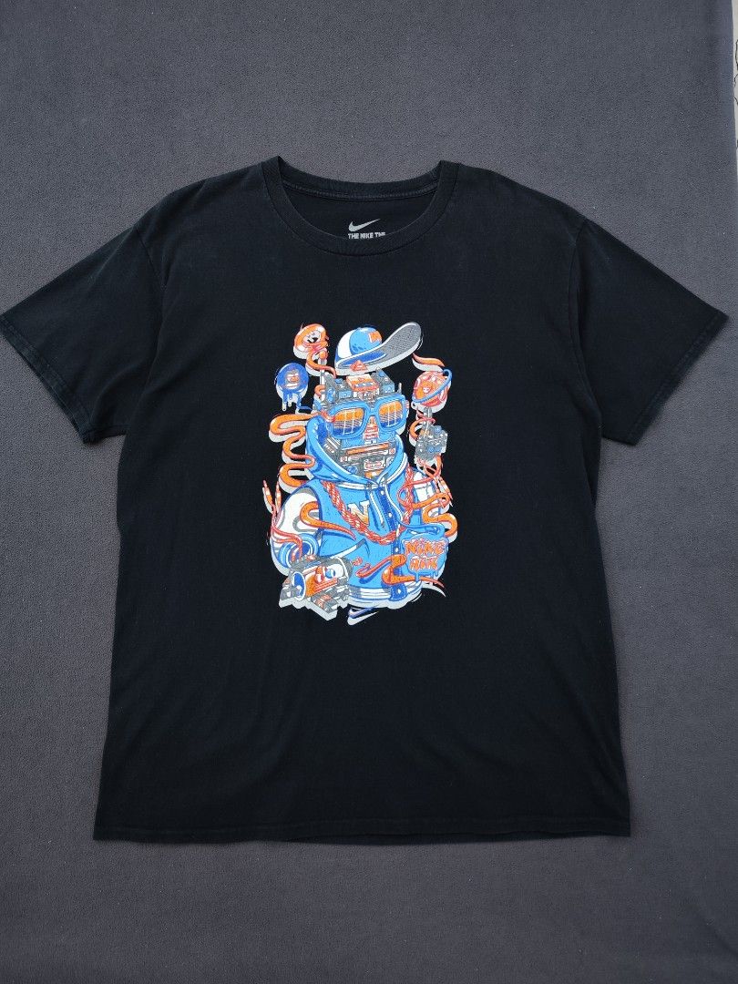 Nike Air Graphic Tee (Category: Tshirts & Polo Shirts ) located in Bulacan. Submitted by emilj23 (Listing ID 1469172214, Image 1). Description: Nike Air Graphic Tee Size XL on tag L 28.5 W 21 Condition 9/10 Color rate 9/10 Issue Crackprints.
