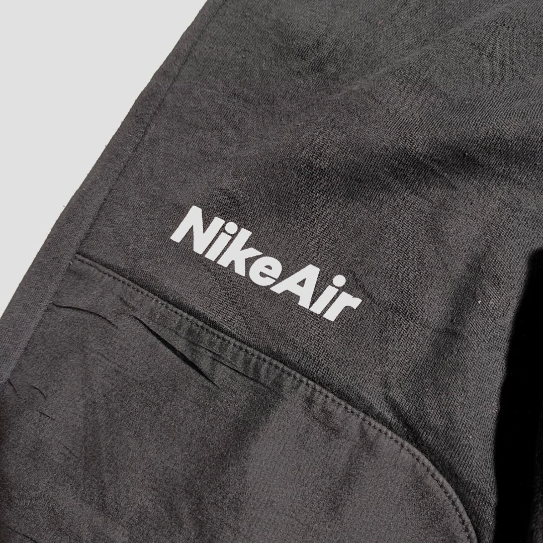 Nike Air Jogger🩶 (Category: Joggers) located in Baguio. Submitted by freshmarket_2600 (Listing ID 1469169162, Image 3). Description: 580+sf Brand: Nike Air Jogger Dimension Size:26-34 Length:38 Thigh:13 Leg opening:5 Condition: Excellent Color rate: 10/10 Color: Black Issue/s: None.