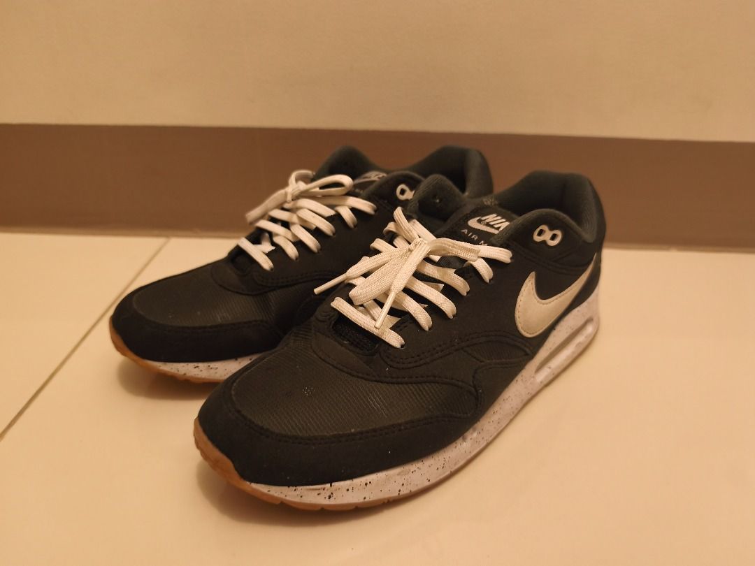 Nike Air Max 1 Golf Black White Size 9.5 (Category: Sneakers) located in Pasay City. Submitted by goldentree.711b44 (Listing ID 1469351156, Image 1). Description: - Brand/Model: Nike Air Max 1 Golf - Colorway: Black and White with speckled white midsole and gum outsole - Size: US 9.5 / UK 8.5 / EUR 43 - Condition: Worn a few times, uppers and soles still in solid condition with great grip - Features: GOLF branding on insole, classic sneaker desig