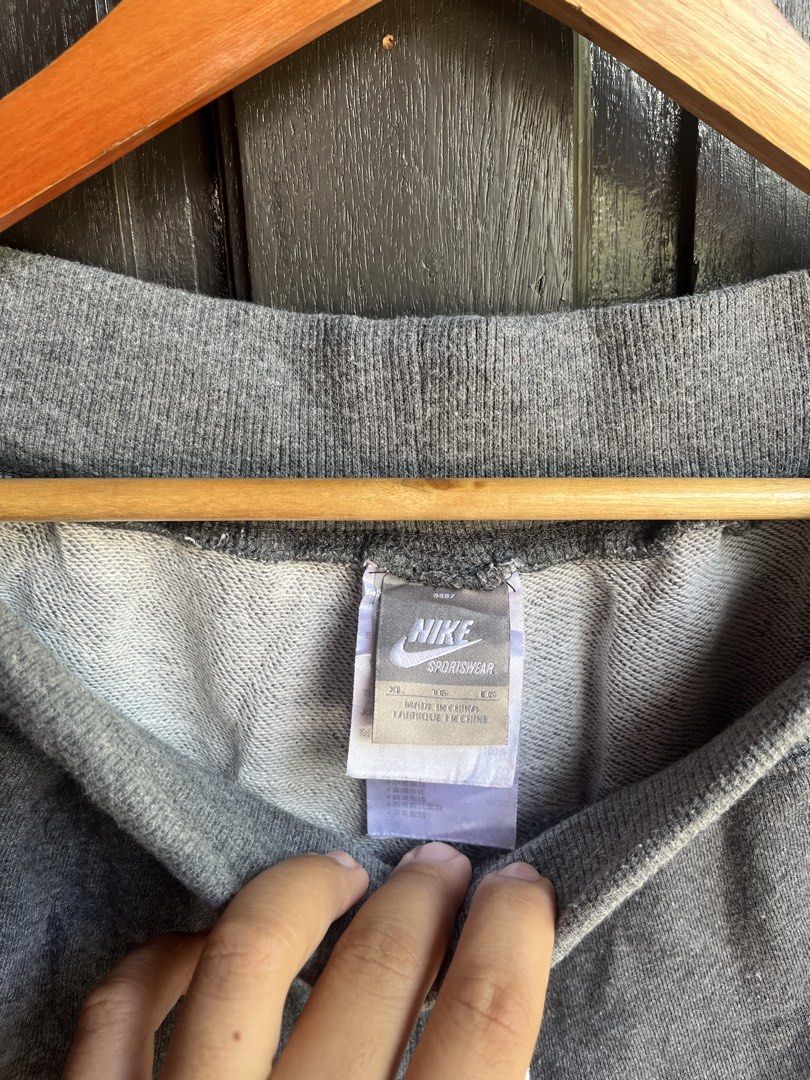 NIKE ALUMNI (off) (Category: Shorts) located in Ipil. Submitted by cris_1999_fire (Listing ID 1469196328, Image 3). Description: Nike alumni (off) Waist:32-36 Length:20.5 No issue Excellent.