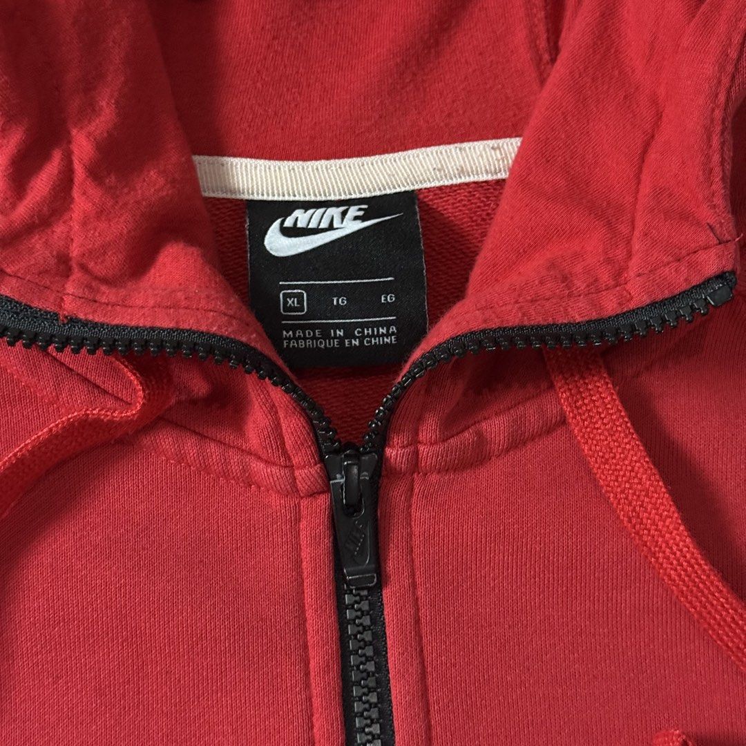 Nike Big Swoosh Tri-Color (Category: Hoodies) located in Caloocan City. Submitted by keithloren42640 (Listing ID 1469178156, Image 3). Description: L27 x W22 Color rate: 9.5/10 Fits L-XL no issue negotiable price .