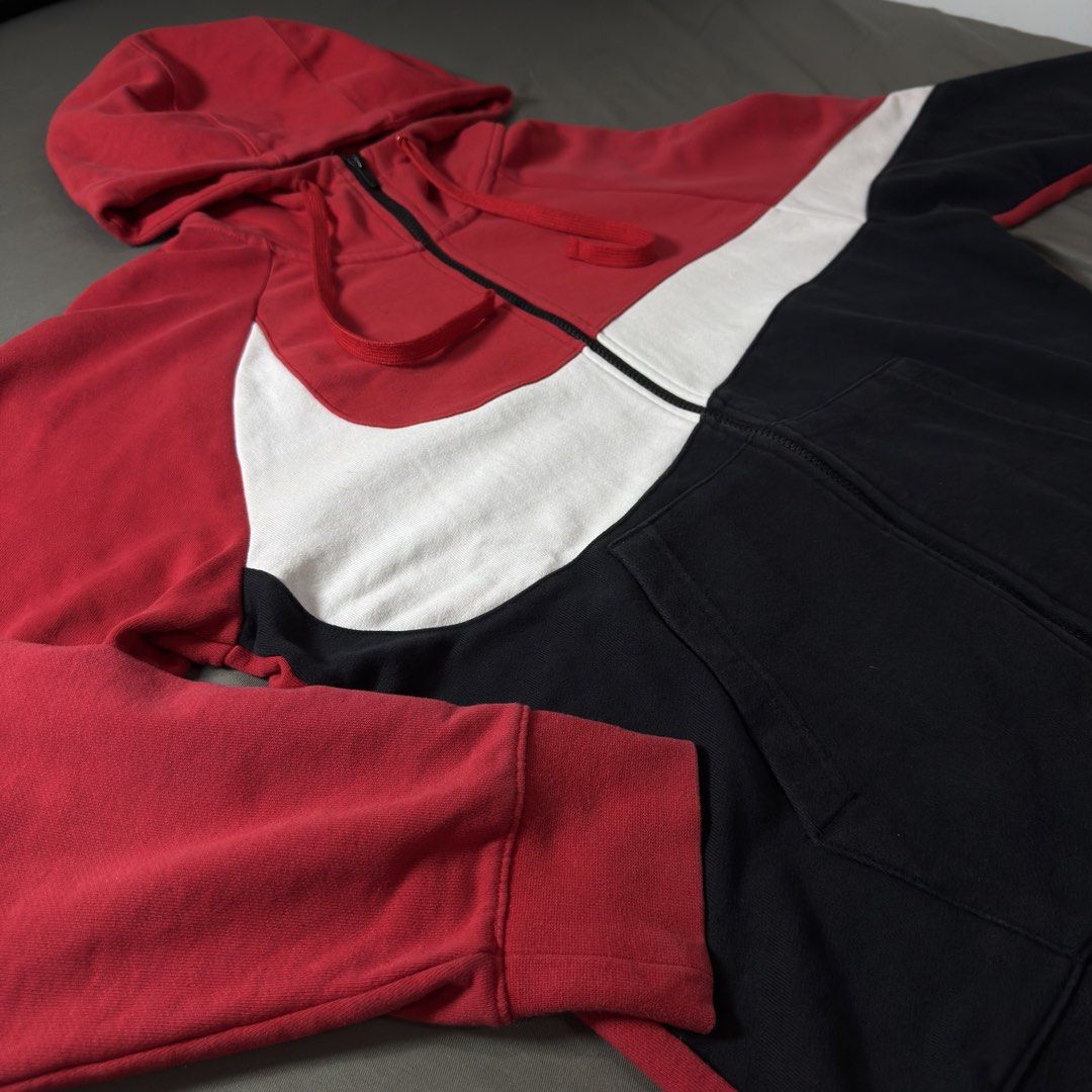 Nike Big Swoosh Tri-Color (Category: Hoodies) located in Caloocan City. Submitted by keithloren42640 (Listing ID 1469178156, Image 2). Description: L27 x W22 Color rate: 9.5/10 Fits L-XL no issue negotiable price .