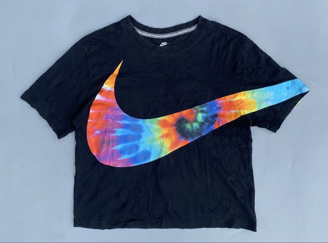 Nike Bigswoosh Cropped Shirt (Category: Activewear) located in Lipa City. Submitted by local-drip-source (Listing ID 1469166221, Image 1). Description: .