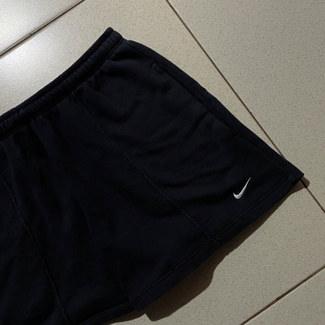 Nike Chill Terry Sweatshorts (wmns) (Category: Shorts) located in Manila. Submitted by a_iee (Listing ID 1469378065, Image 3). Description: Waist: 24 to 34(adjustable) Length: 14 inchs Issue: None Condition: Likenew Authentic ✨ MODE OF PAYMENT: Gcsh, Mrbnk, Gtym 📍Pasig City Dm for more info.