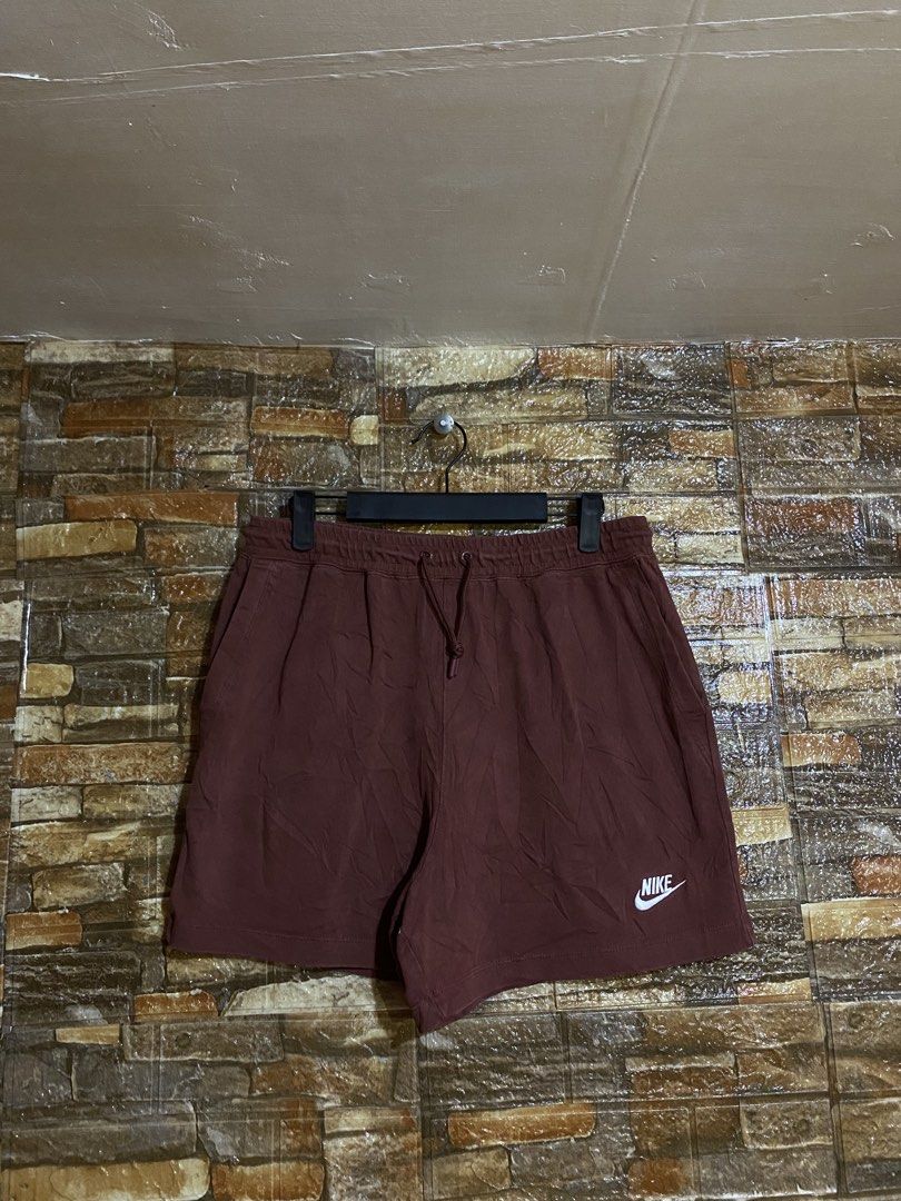 NIKE CHOCO BROWN COTTON SHORTS (Category: Shorts) located in Cebu City. Submitted by arsenyong (Listing ID 1469313938, Image 2). Description: Waist:28-32 Length :15 Hem :11 Good as new No issue .
