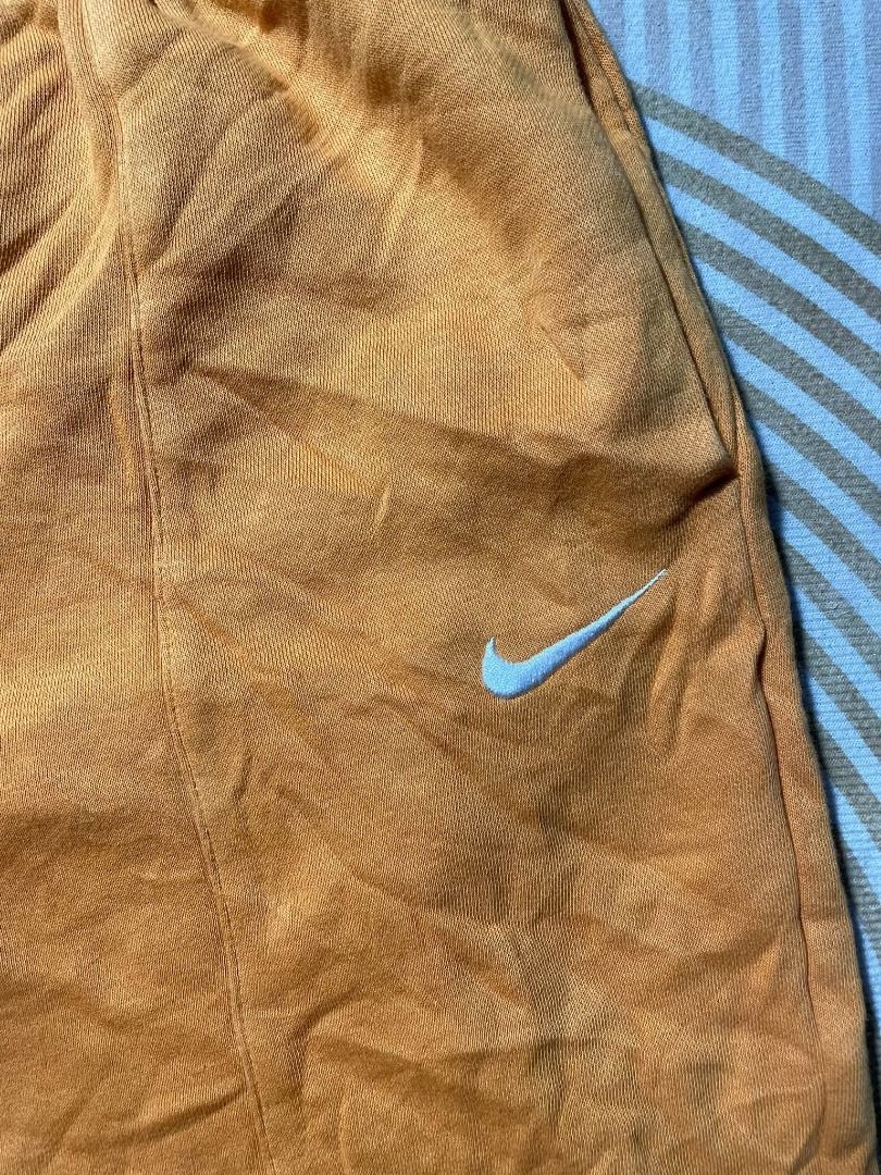 NIKE COTTON (Category: Shorts) located in Caloocan City. Submitted by vntgxlocalsph (Listing ID 1469301600, Image 2). Description: DIMES: 28-30x19.5x13 ISSUE: MINS LINTS .