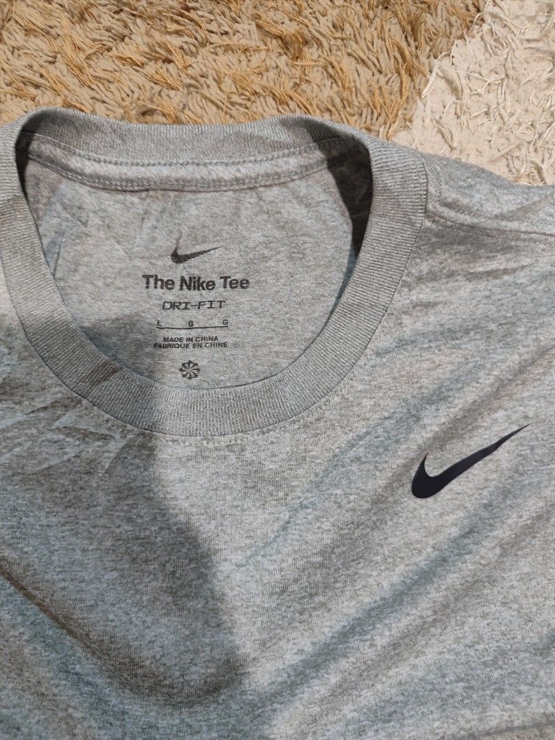 NIKE DRIFIT (Category: Tshirts & Polo Shirts ) located in Pagadian. Submitted by miraculouspat (Listing ID 1469284187, Image 2). Description: L 26 W 20 10/10 COLOR ASNEW CONDITION AUTHENTIC NO ISSUE COLOR MAY VARY DUE TO LIGHT.