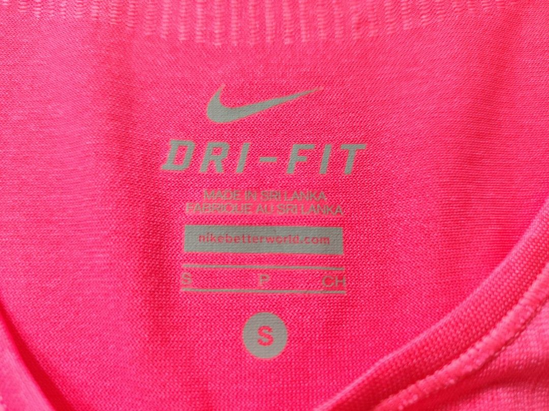 Nike Dri-Fit Compression Shirt (Category: Activewear) located in General Santos City (Dadiangas). Submitted by alfredanth42291 (Listing ID 1469211146, Image 3). Description: NIKE COMPRESSION SHIRT womens S pink W: 15.5-20 L: 26 -stretchable -reflective logo -quickdry ✓✓excellent conditio 285 #pickleball #sports #running.