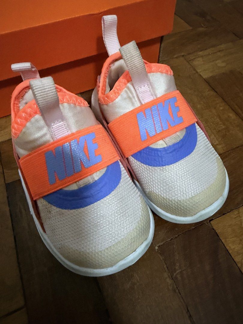 Nike Flex Runner 4 TD Pink Foam/Royal Pulse (Category: Babies & Kids Fashion) located in Taguig. Submitted by pre.by.k (Listing ID 1469286647, Image 2). Description: Nike Flex Runner 4 Toddlers' Shoes Color: Pink Foam and Royal Pulse Size: US 4C / UK 3.5 / EUR 19.5 / 10 cm Soles: White with good traction grooves Condition: proof of wear on uppers and laces but can easily clean, minimal wear on bottom Includes original Nike shoebox.