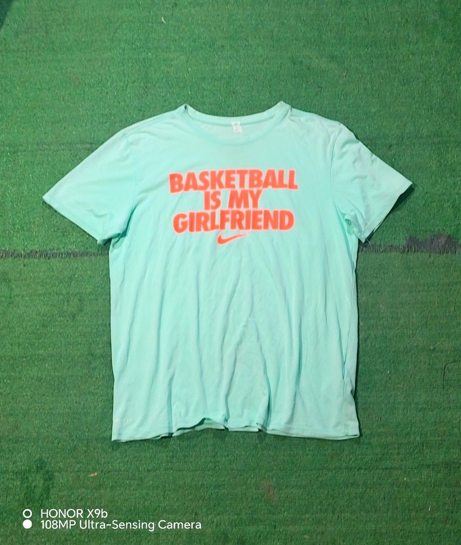 NIKE GRAPHIC COTTON MEN SHIRT (Category: Tshirts & Polo Shirts ) located in General Santos City (Dadiangas). Submitted by michaelthrift01 (Listing ID 1469254140, Image 1). Description: Legit Large men Excellent Issue super liliit na pinhole.