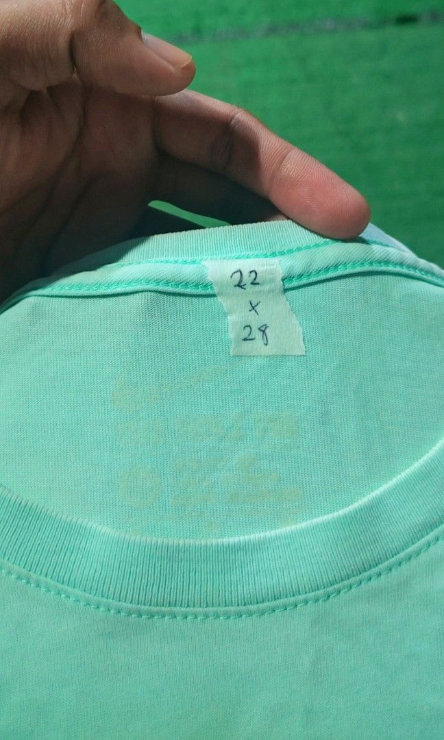 NIKE GRAPHIC COTTON MEN SHIRT (Category: Tshirts & Polo Shirts ) located in General Santos City (Dadiangas). Submitted by michaelthrift01 (Listing ID 1469254140, Image 2). Description: Legit Large men Excellent Issue super liliit na pinhole.