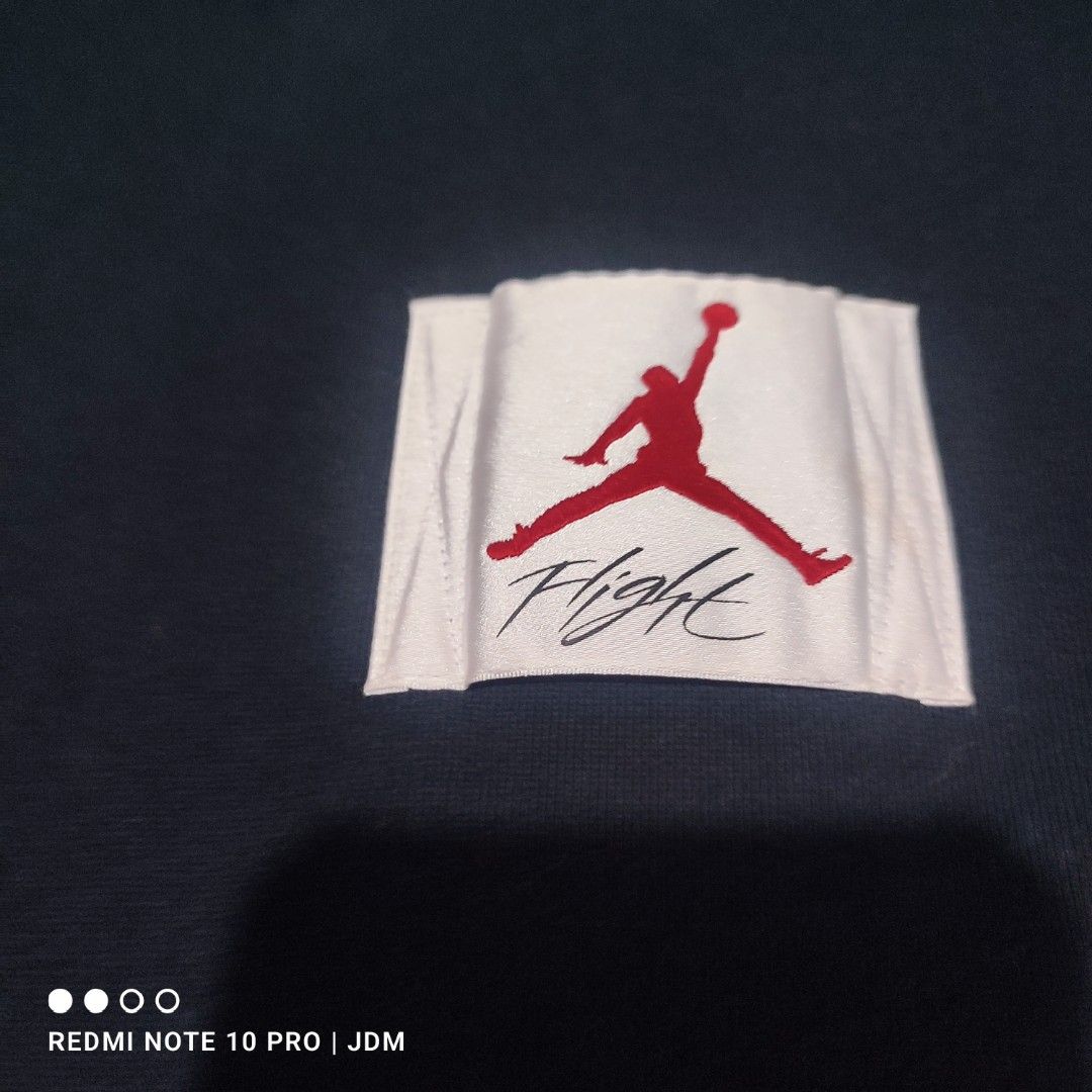 Nike Jordan Flight Fleece pullover hoodie (Category: Hoodies) located in Antipolo. Submitted by klashnikov (Listing ID 1469237257, Image 2). Description: Nike Jordan Flight Fleece pullover hoodie,Embroided logo , Size:XL Dimes:w23"xl27" Tags:complete Condition:Excellent Honest issue:used Payment option:Bank transfer,gcash,cash ₱1000 only Pwede videocall for legitimacy Pwede pickup sa aking munting garahe waze (JDM thrift shop) Pwedeng meetup arou