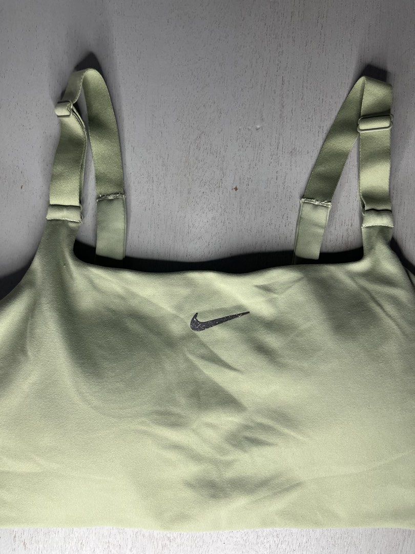 Nike light-support sports bra (Category: Tshirts & Polo Shirts ) located in Catbalogan. Submitted by wayndsyclee. (Listing ID 1469320391, Image 3). Description: Nike light-support sports bra No issue Size large pero pasok sa xs or small Excellent Color rate 9.5/10 As new Dimes:W12/L13.
