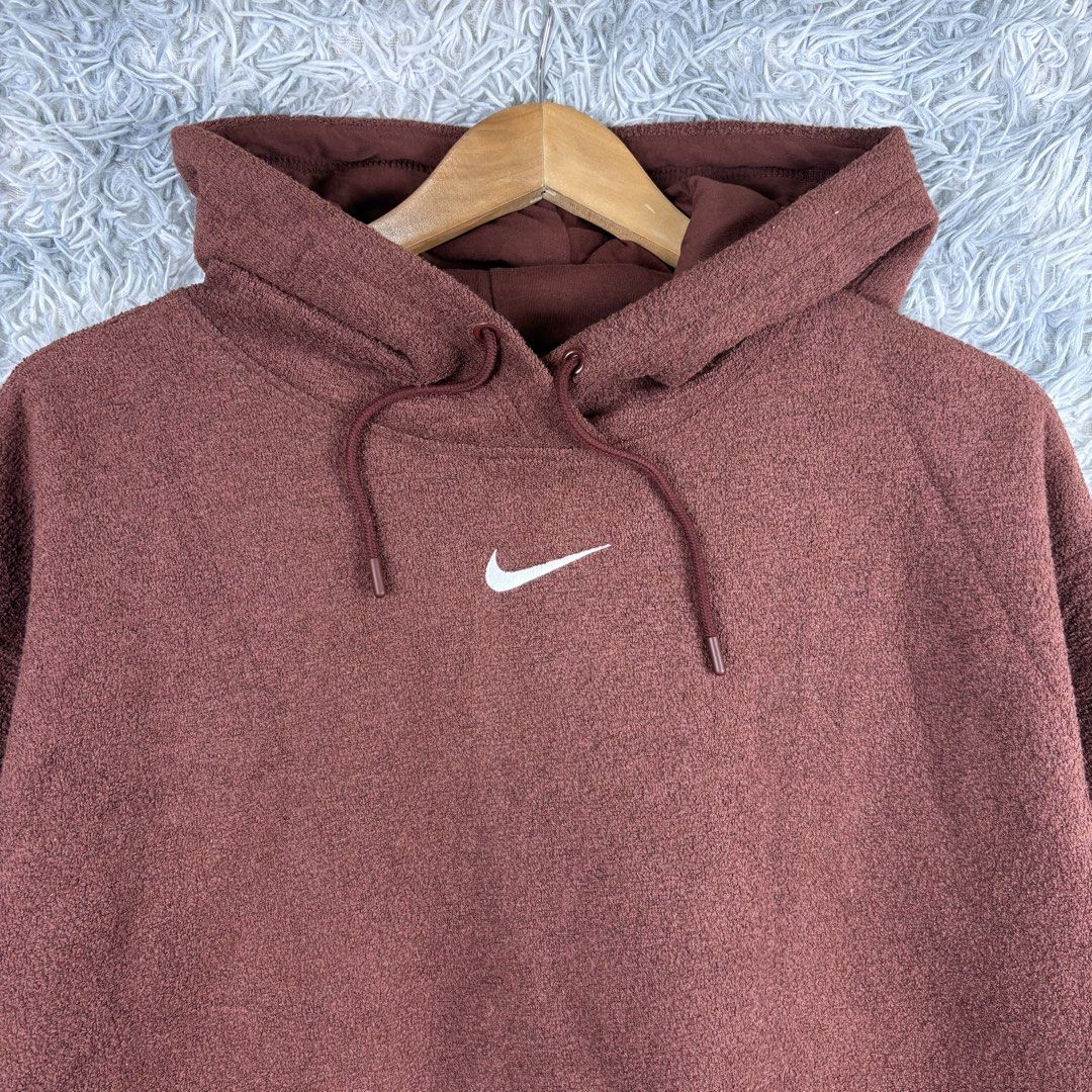 Nike Midswoosh Choco Brown Colorway Pullover Hoodie (Category: Hoodies) located in Trece Martires City. Submitted by butfirst.thrift (Listing ID 1469303445, Image 2). Description: 🛒: 𝐀𝐕𝐀𝐈𝐋𝐀𝐁𝐋𝐄 📦: Nike Midswoosh Choco Brown Colorway Pullover Hoodie 𝐒𝐈𝐙𝐄: Medium (24width x 26length) 𝐂𝐎𝐋𝐎𝐑 𝐑𝐀𝐓𝐄: 10/10 𝐂𝐎𝐍𝐃𝐈𝐓𝐈𝐎𝐍: Prestine 𝐈𝐒𝐒𝐔𝐄: None Authentic & Big sizes (𝐌)𝐢𝐧𝐞: ₱1,500 slight negotiable .