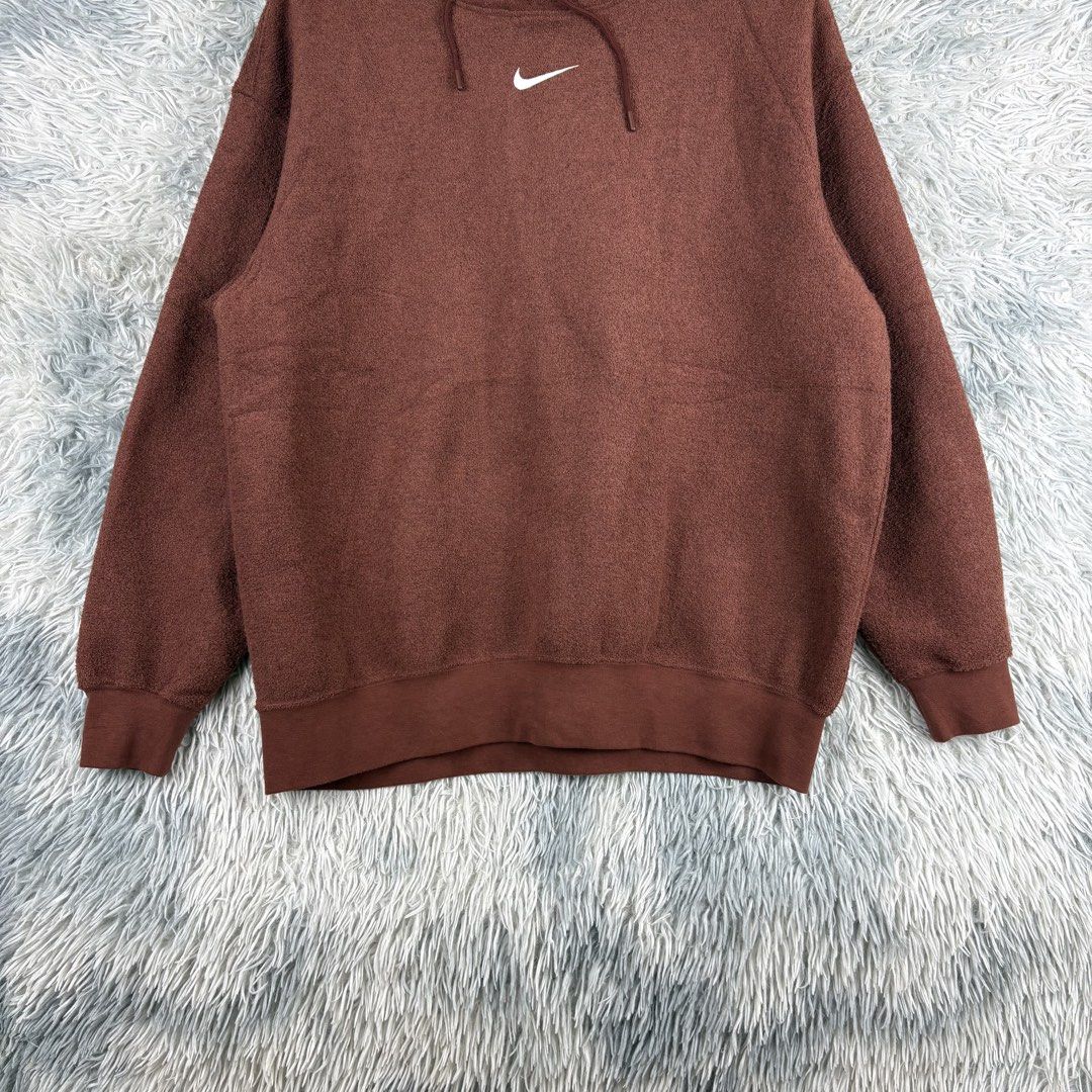 Nike Midswoosh Choco Brown Colorway Pullover Hoodie (Category: Hoodies) located in Trece Martires City. Submitted by butfirst.thrift (Listing ID 1469303445, Image 3). Description: 🛒: 𝐀𝐕𝐀𝐈𝐋𝐀𝐁𝐋𝐄 📦: Nike Midswoosh Choco Brown Colorway Pullover Hoodie 𝐒𝐈𝐙𝐄: Medium (24width x 26length) 𝐂𝐎𝐋𝐎𝐑 𝐑𝐀𝐓𝐄: 10/10 𝐂𝐎𝐍𝐃𝐈𝐓𝐈𝐎𝐍: Prestine 𝐈𝐒𝐒𝐔𝐄: None Authentic & Big sizes (𝐌)𝐢𝐧𝐞: ₱1,500 slight negotiable .