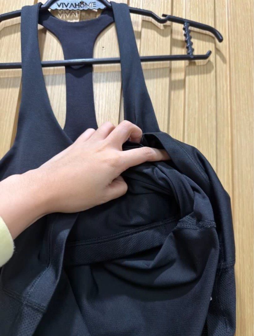 Nike Padded tank top (Category: Activewear) located in Baliuag. Submitted by kabuddy (Listing ID 1469171981, Image 3). Description: Halos new pa Padded.