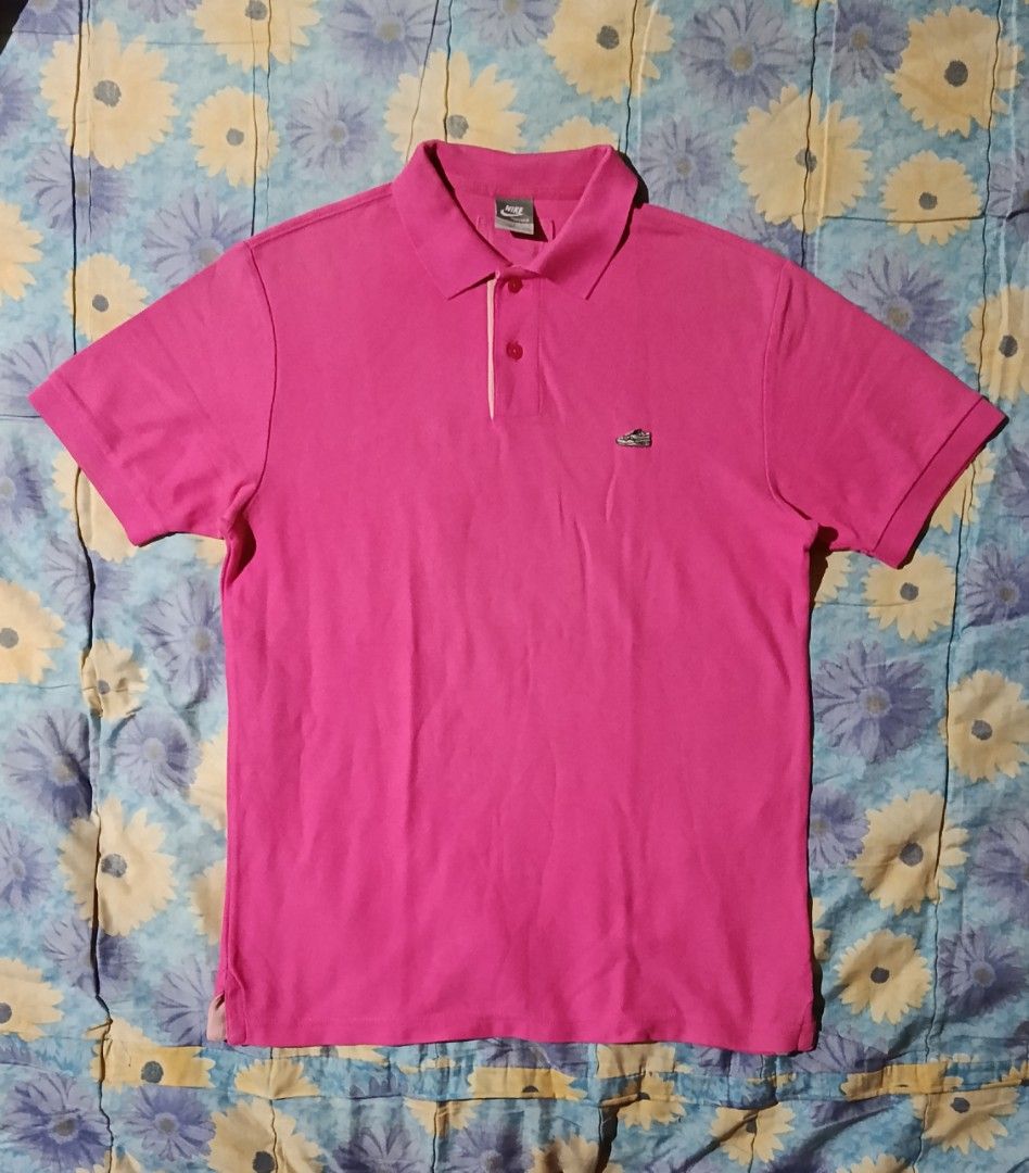 Nike Polo Shirt (Category: Tshirts & Polo Shirts ) located in Veruela. Submitted by zachysthrift05 (Listing ID 1469298106, Image 1). Description: Dimes: 21 x 27.5 Excellent Condition No Issues CR: 9.8/10.