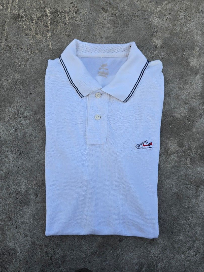 Nike Polo Shirts (Category: Tshirts & Polo Shirts ) located in Bacolod City. Submitted by new_eddecatoria (Listing ID 1469213843, Image 1). Description: medium on tag dimes 18x28 excellent condition no issue.
