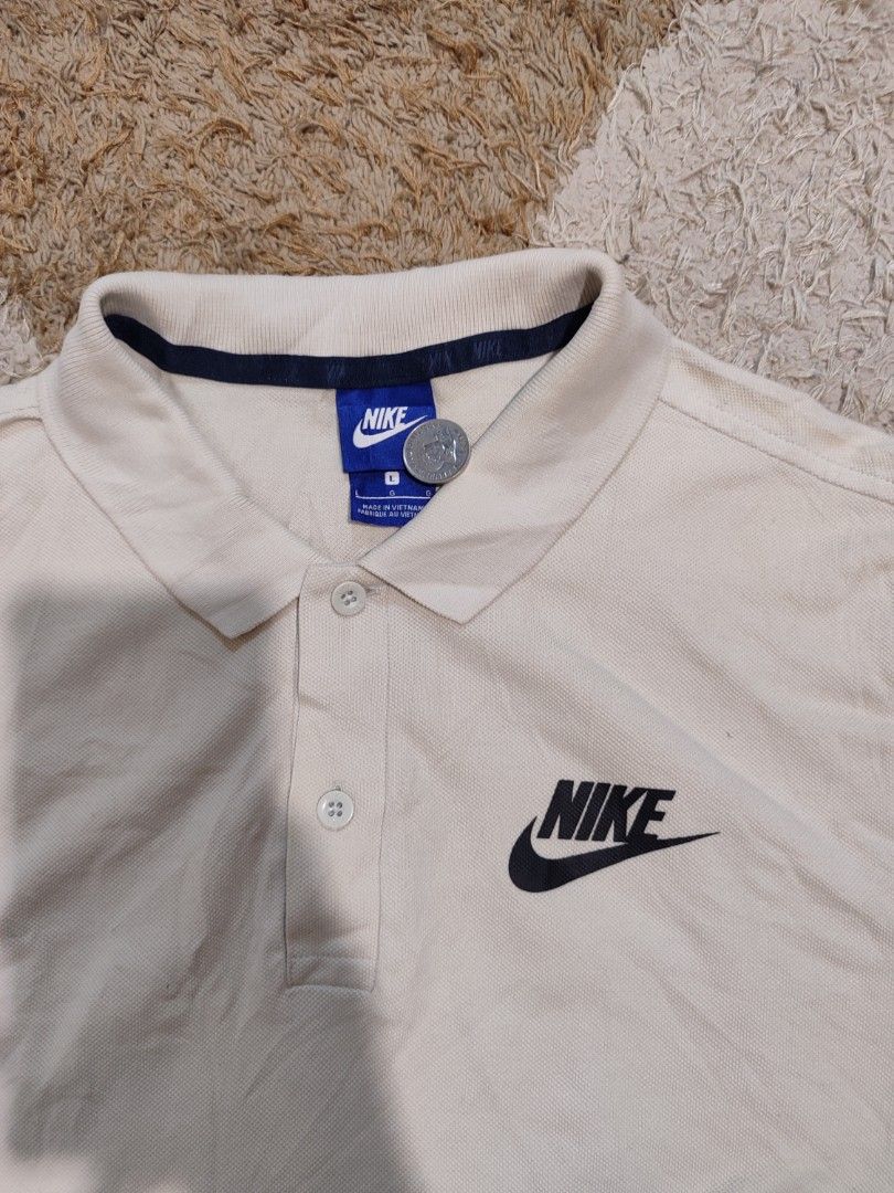 NIKE POLO TRI TONE (Category: Tshirts & Polo Shirts ) located in Pagadian. Submitted by miraculouspat (Listing ID 1469284672, Image 2). Description: L 28 W 19 9.7/10 COLOR ASNEW CONDITION AUTHENTIC NO ISSUE COLOR MAY VARY DUE TO LIGHT.