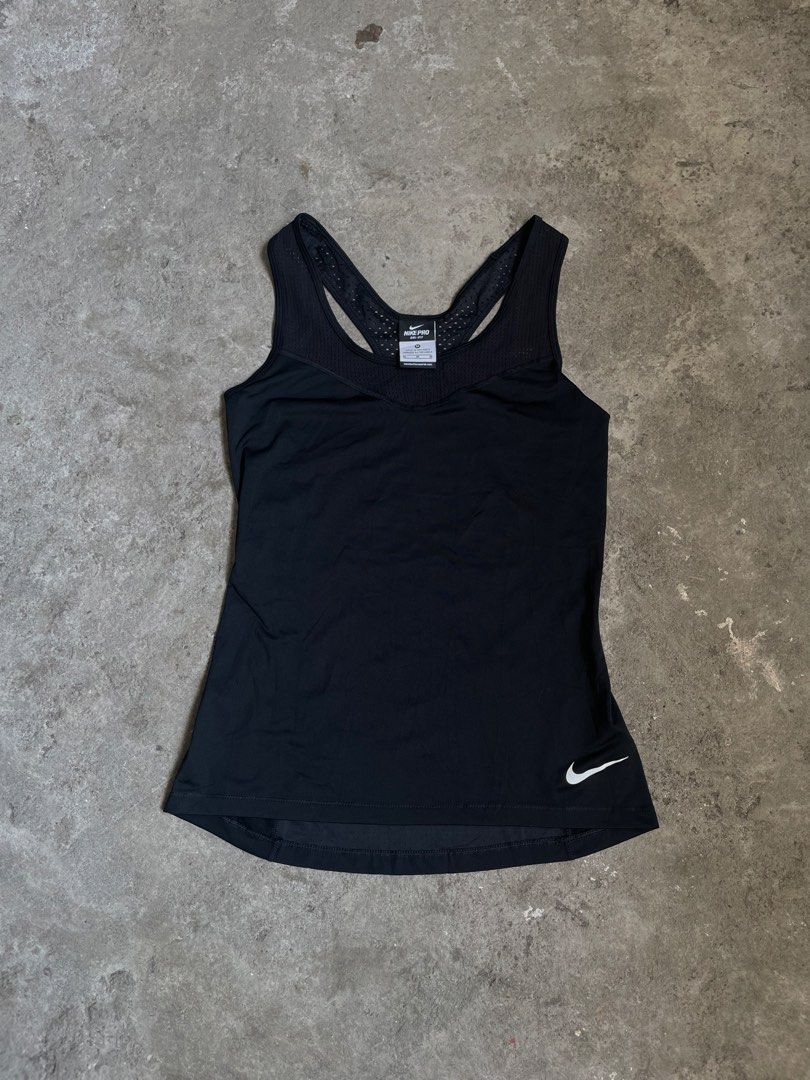 Nike Pro Dri-Fit (Category: Sleeveless) located in Polomolok. Submitted by michaelorodio9504 (Listing ID 1469182356, Image 1). Description: Width 15 Length 22-24 Size Medium No issue Excellent 9.5/10 Color rate.