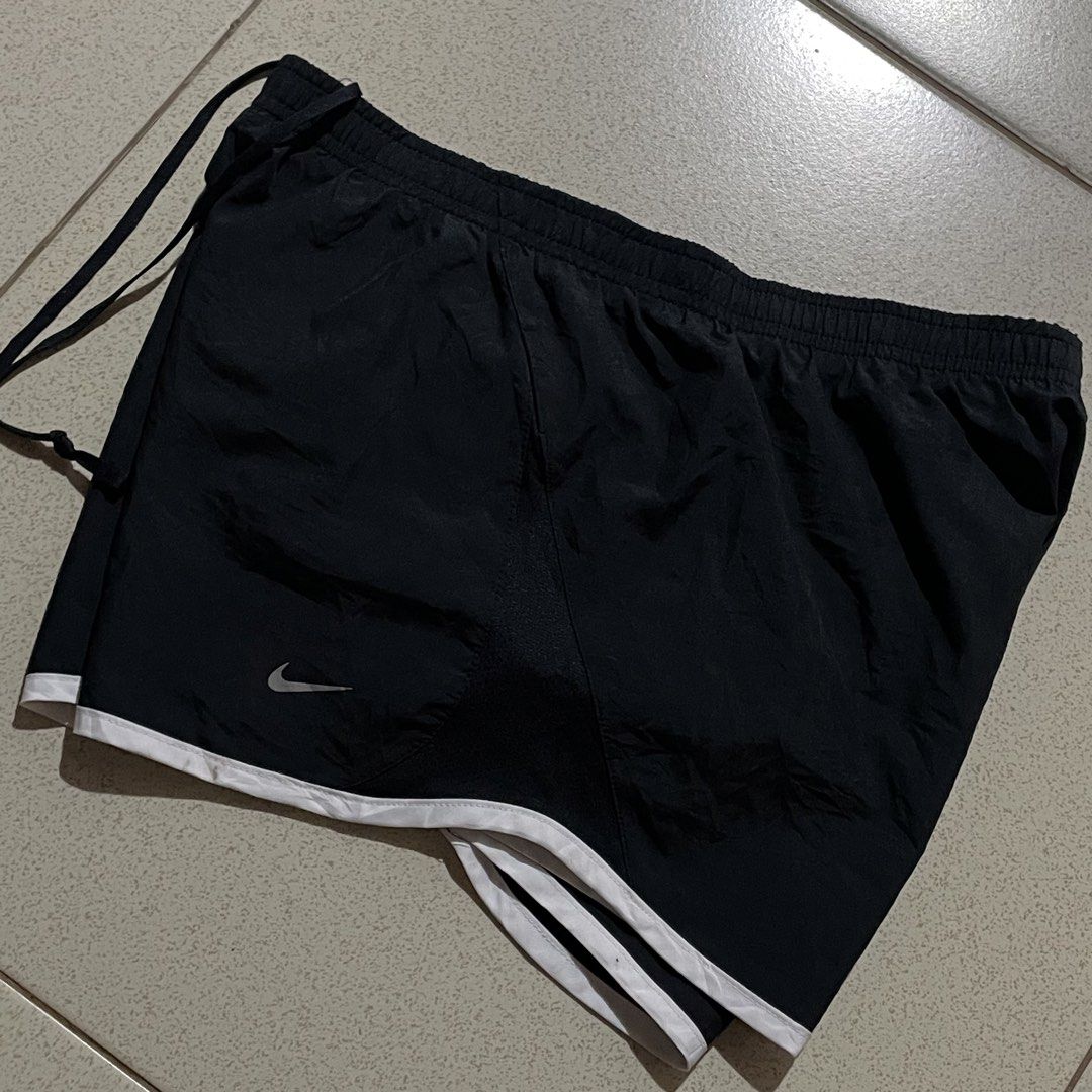 Nike Running Shorts (Wmns) (Category: Shorts) located in Manila. Submitted by a_iee (Listing ID 1469372642, Image 3). Description: Waist: 24 to 34 (adjustable) Length: 10 inchs Issue: None Condition: Likenew Authentic ✨ MODE OF PAYMENT: Gcsh, Mrbnk, Gtym 📍Pasig City Dm for more info .